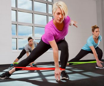 Banda elastică – beneficii și antrenamente