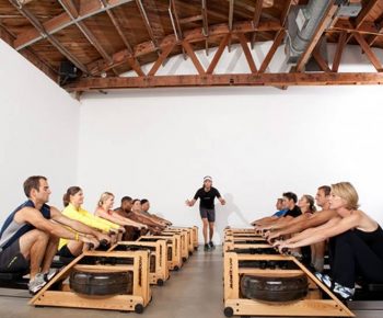 10 motive sa incerci indoor rowing cu aparatul de vaslit WaterRower